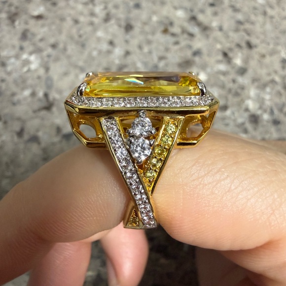 NOS Vintage SETA Yellow CZ Gold Plated Ring Size 8 - Picture 3 of 5
